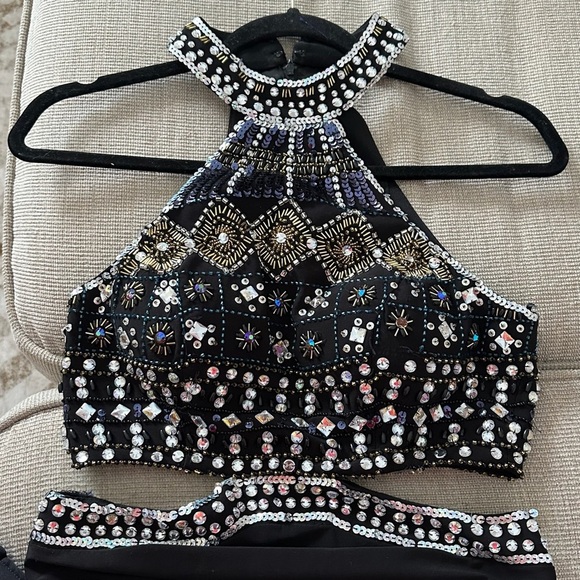 Xscape Black Sleeveless Beaded Cutout Halter Gown Size 2 - Picture 6 of 9